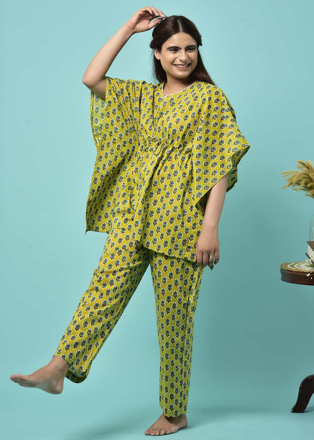 Get Green Floral Booti Cotton Kaftan Night Suit at 1299 | LBB Shop Get Green Floral Booti Cotton Kaftan Night Suit at 1299 | LBB Shop