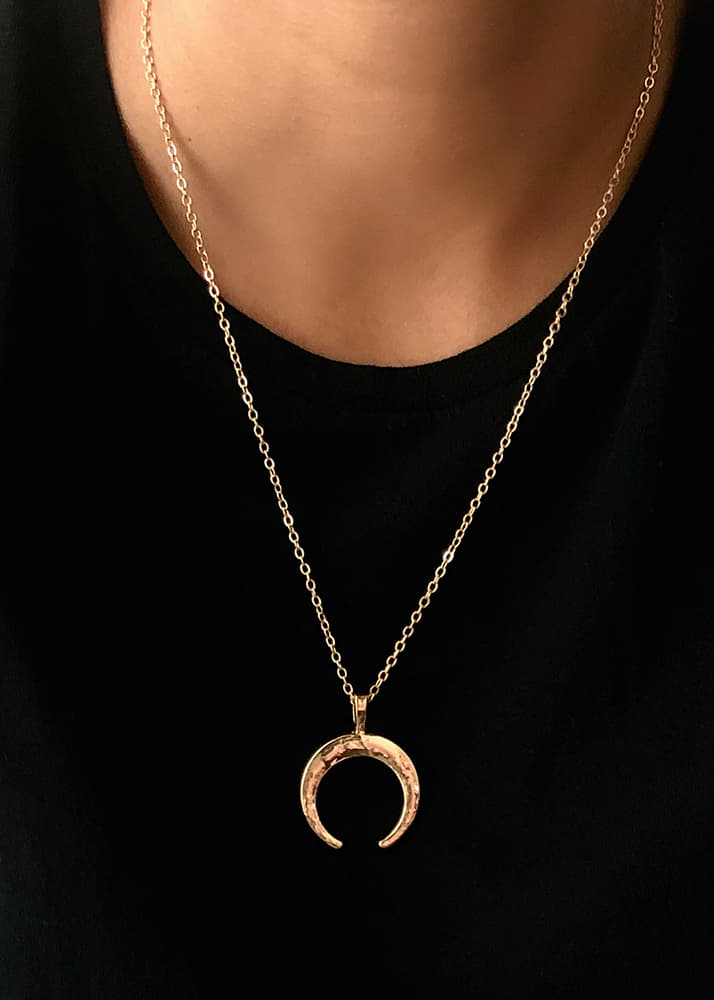 Get Crescent Moon Pendant Necklace at ₹ 600 LBB Shop